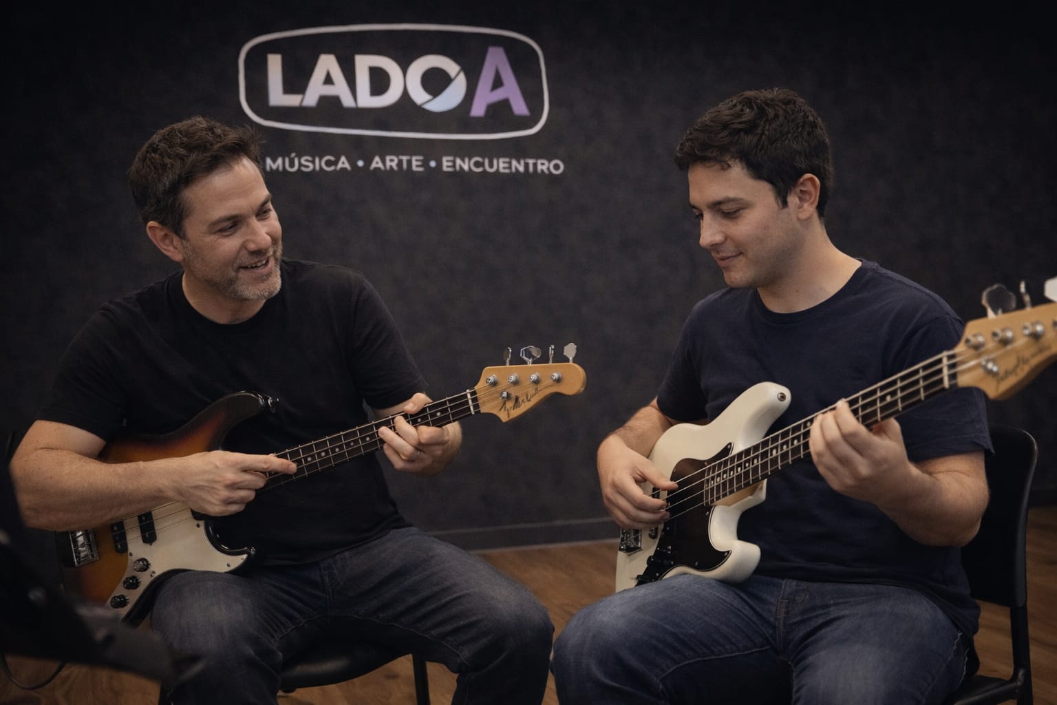 Clases de bajo eléctrico en Lado A Música
